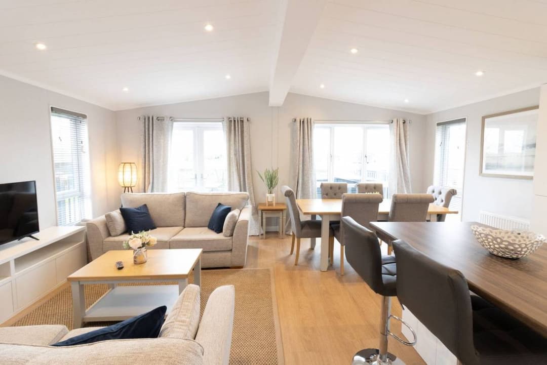 The Lakemere 17