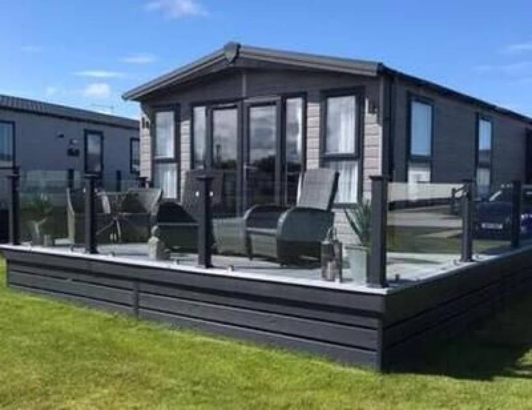 *** MINSTER NORWOOD LODGE *** £62,995