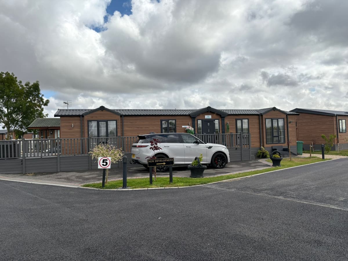 Deluxe Park Home - Diamond Edition