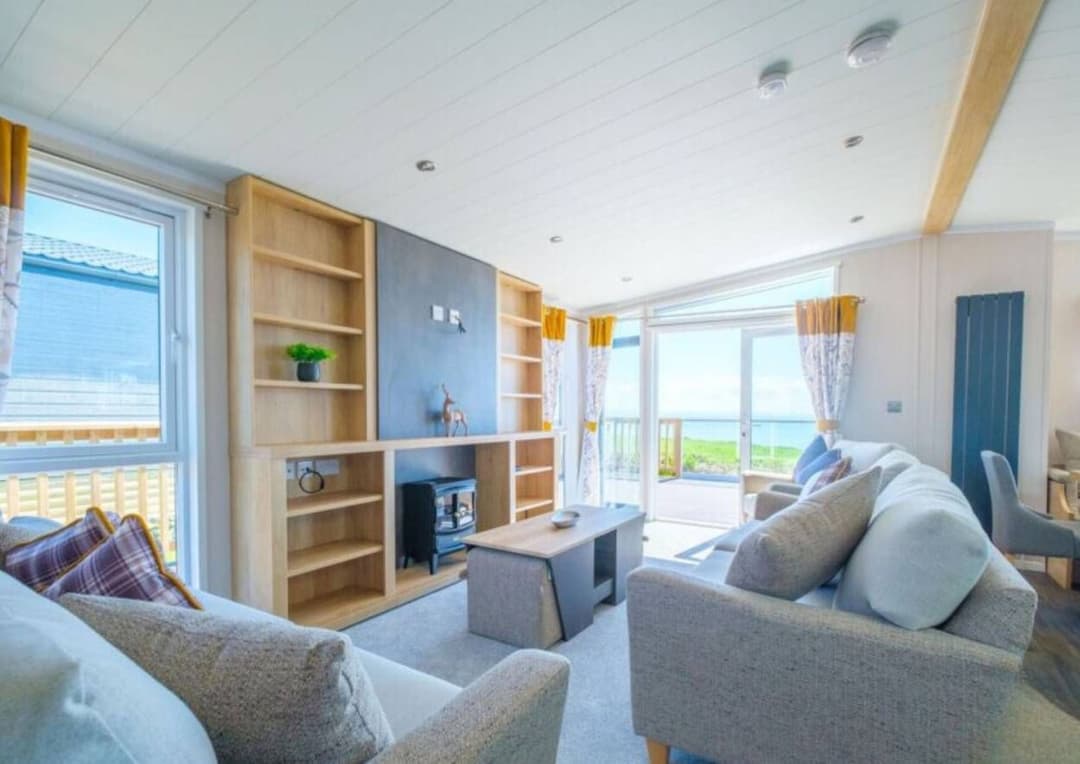 NEW Swift Toronto Lodge