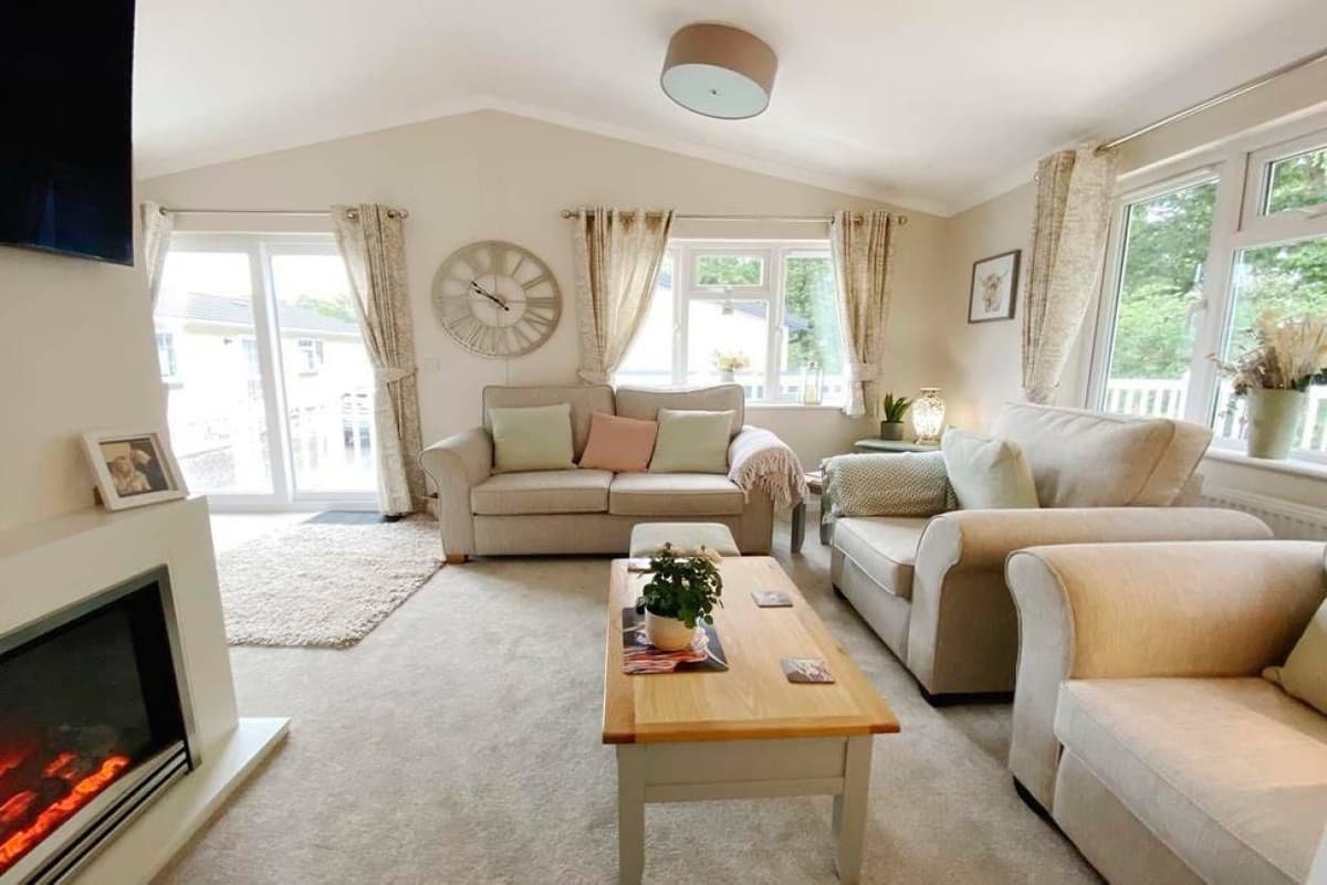 Omar Regency 32 x 20