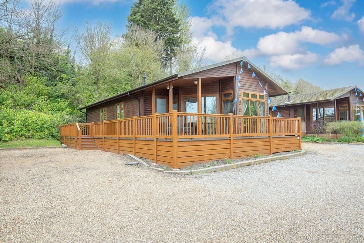 Refurbished 3 bedroom Chedgrave Lodge