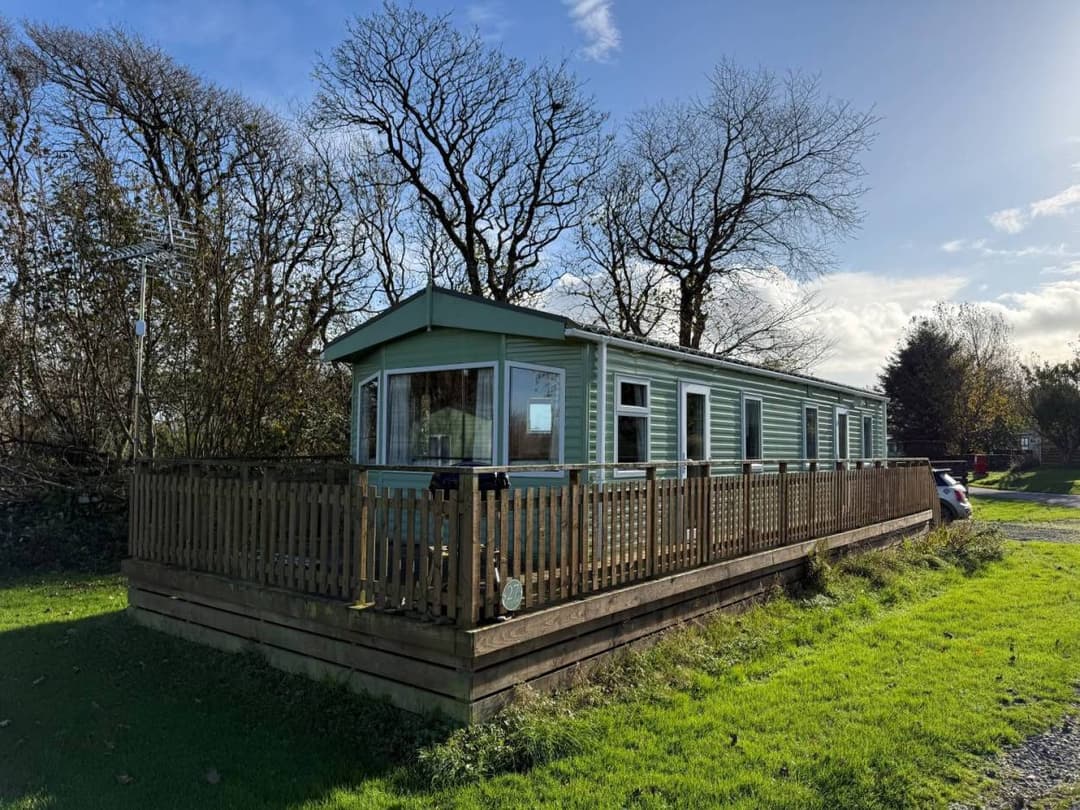 £10,000 for 10 years END OF SEASON SALE STARTER CARAVAN 