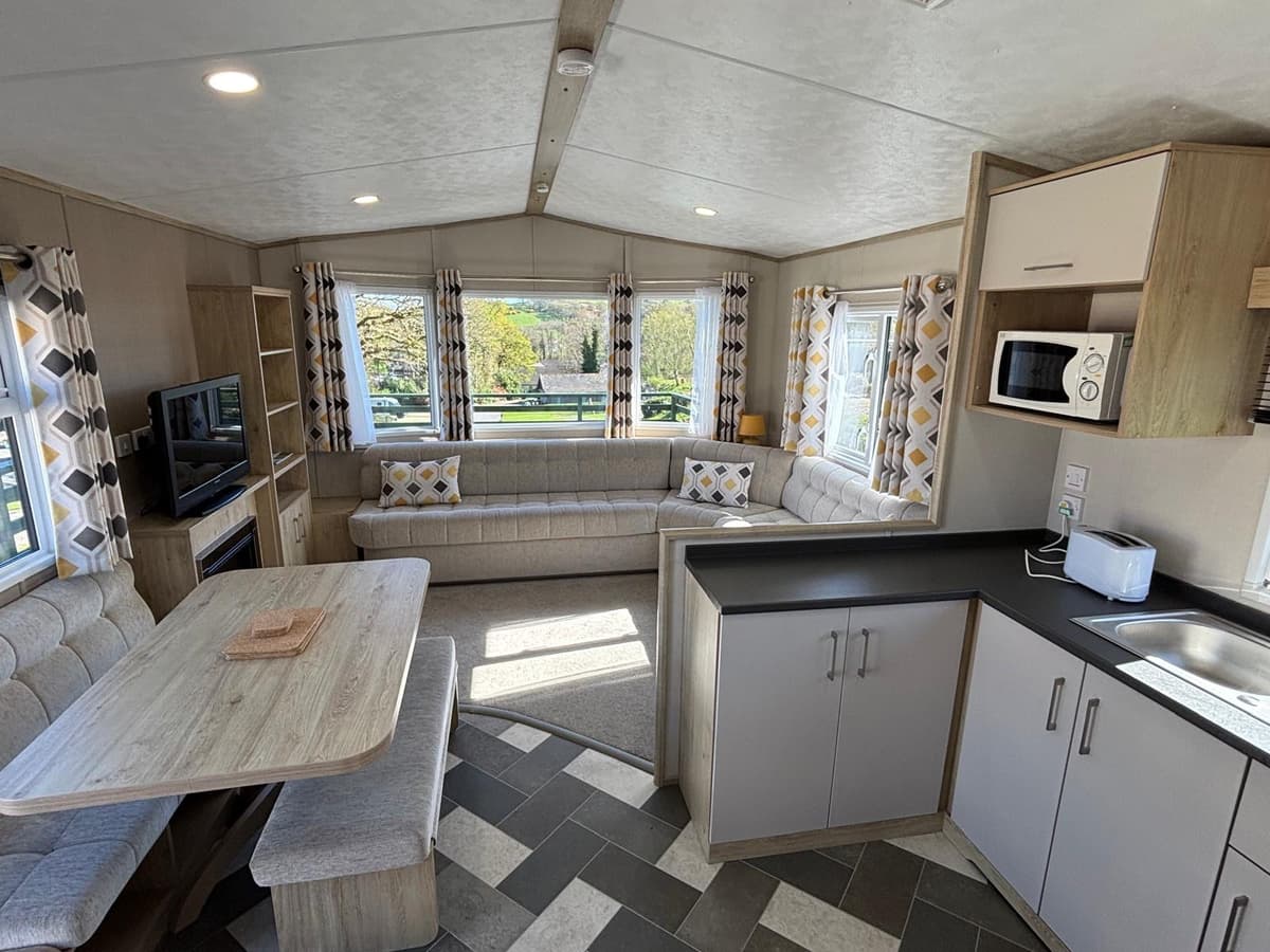 END OF SEASON STEAL: Luxury 2021 Carnaby Ashdale with Full Decking - License to 2042!