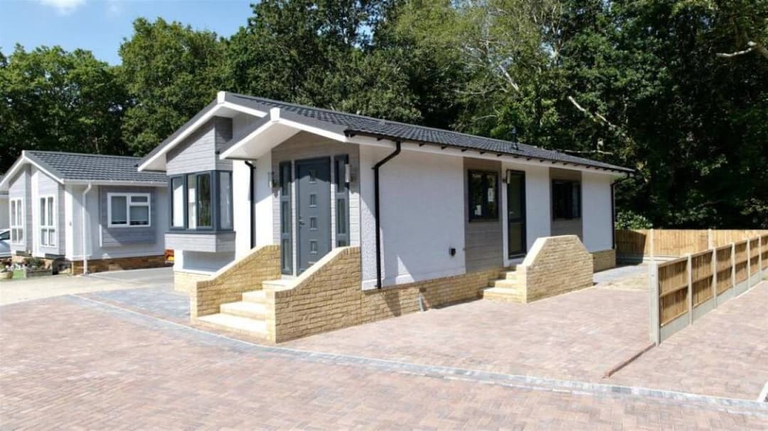 Stately Albion Badminton