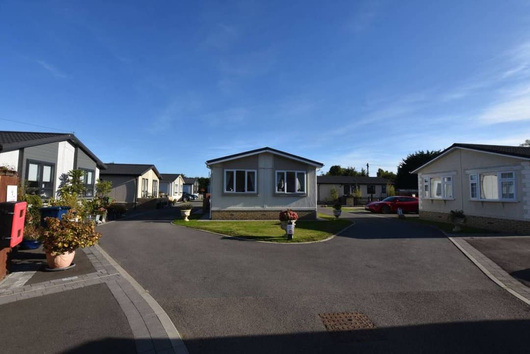 Stately Albion Wentwood Single Unit