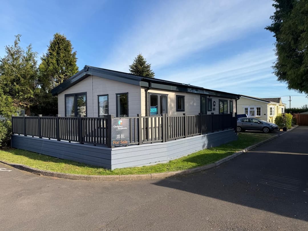 74 Delta Lodge