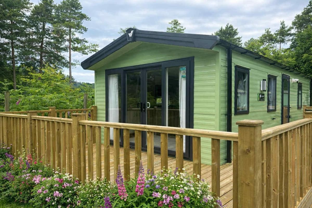 Exclusive Deluxe Lodges