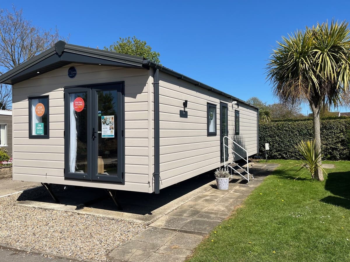 Love Gisburn 2025 (35 x 12ft) - 2 bed