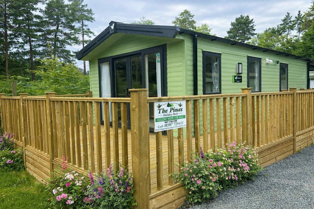 Holiday Lodge