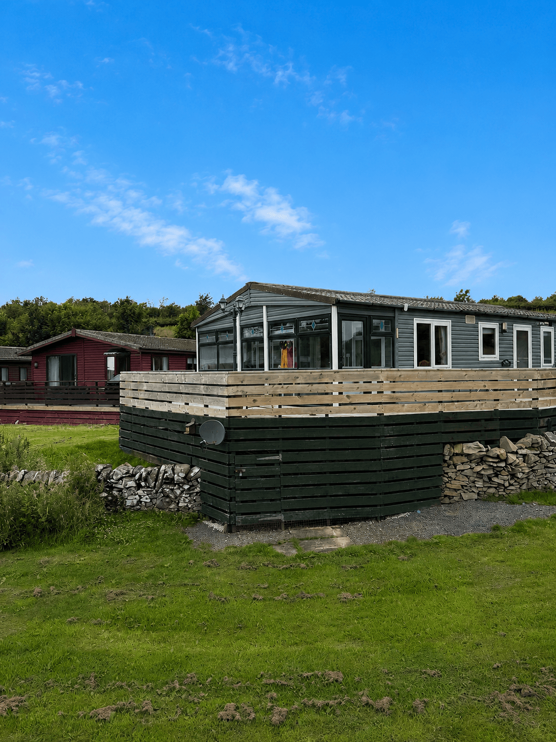 UNMISSABLE LEGACY PACKAGE: ULTRA-PRIVATE 3-BED LODGE LICENSED UNTIL 2042!