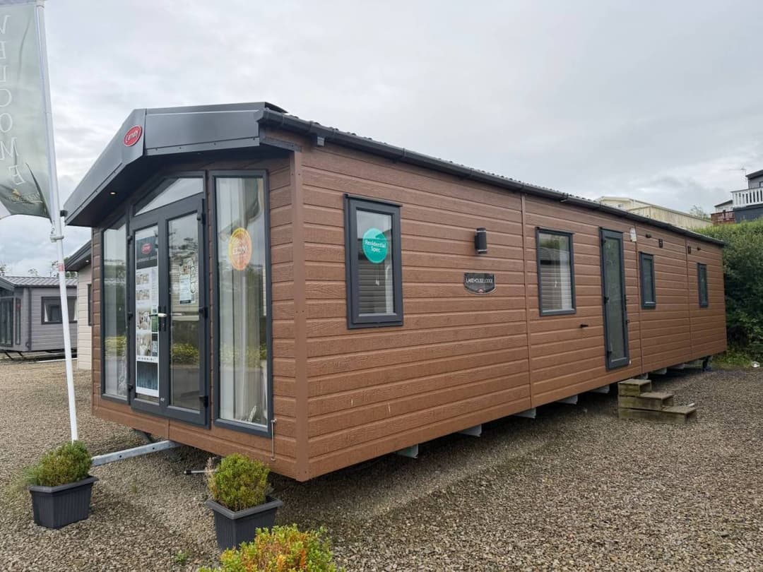 Carnaby Lakehouse Lodge